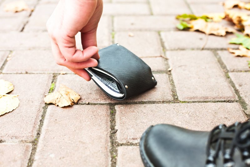 How to find money on the street: spell