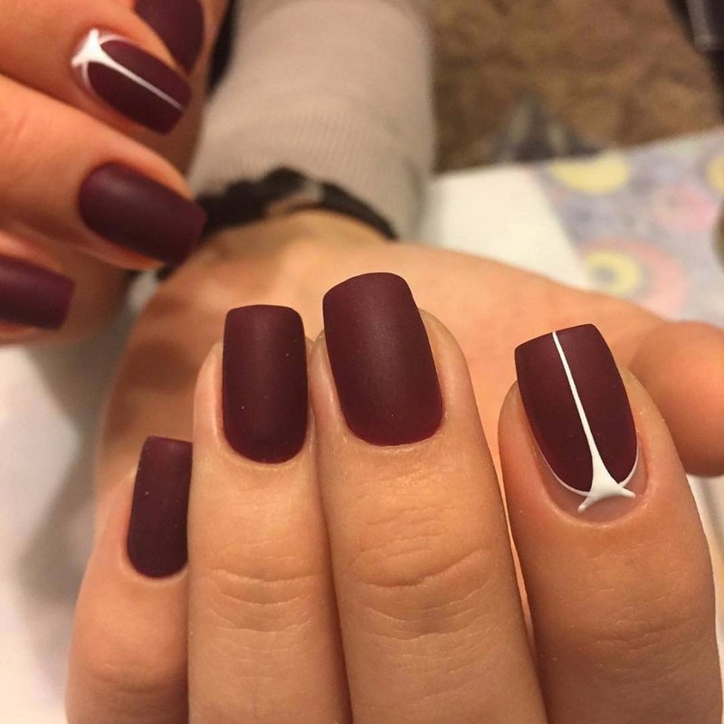 Elegant matte nails