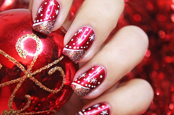 Christmas patterns on nails