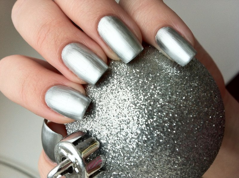 Silver gel polish on long nails