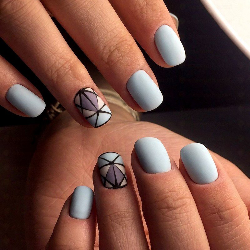 Minimalistic geometric manicure.