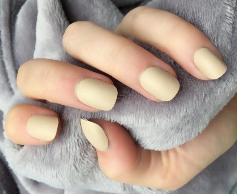 Beige matte nails