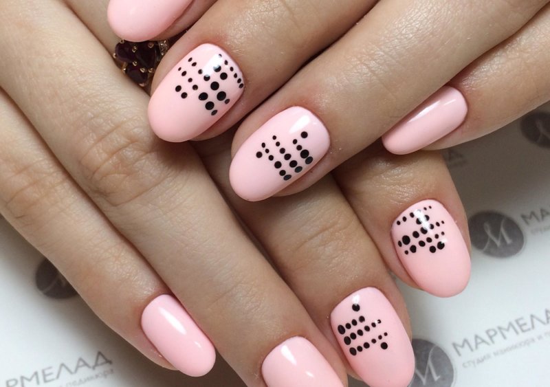 Pink dotted manicure for short nails