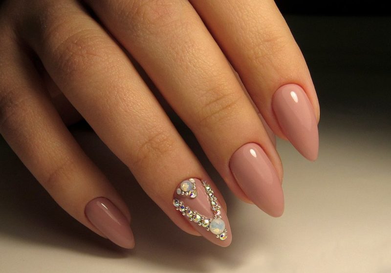 Wedding manicure nude with rhinestones