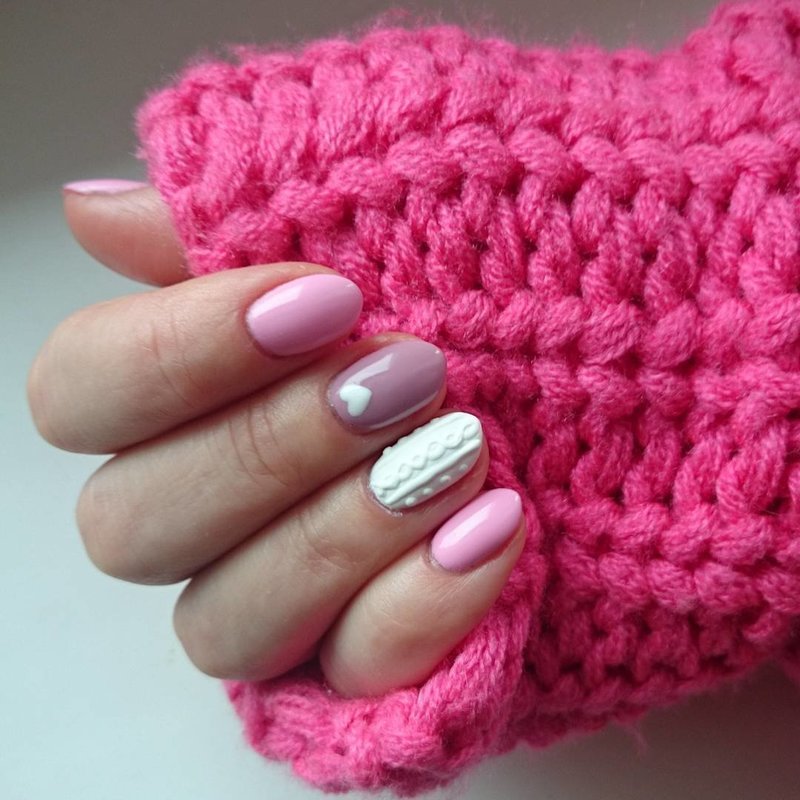 Pink knitted manicure for the winter