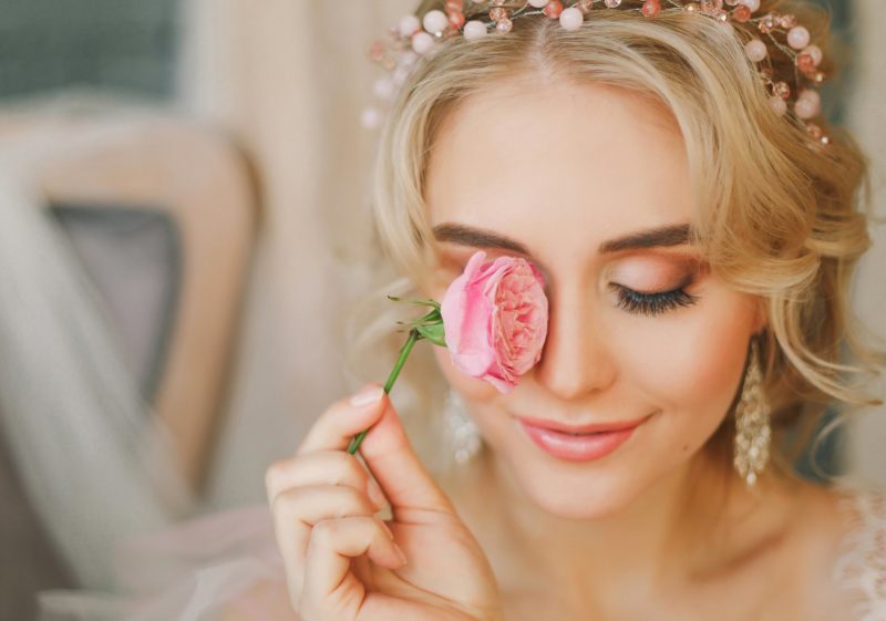 Nude wedding make-up