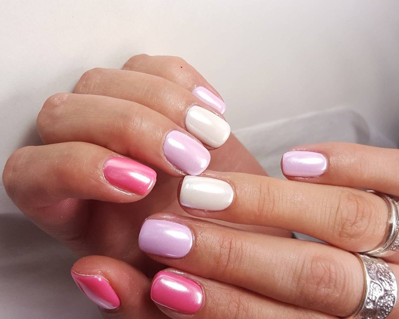 Nacreous nail polish