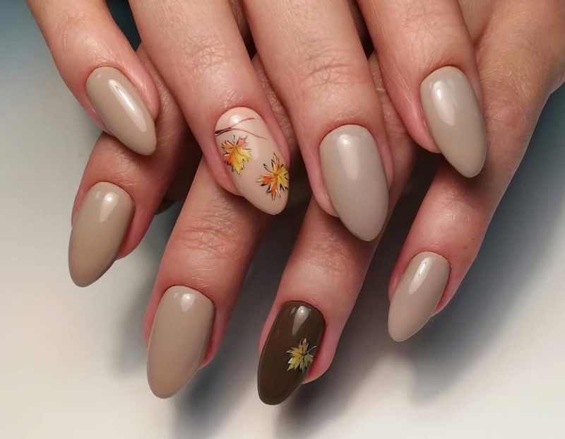 Gentle autumn manicure