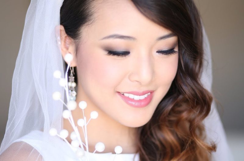 Delicate wedding make-up for Asian women