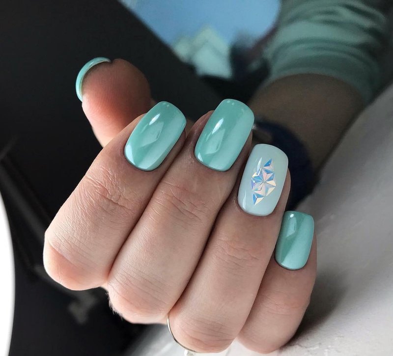 Turquoise manicure with mica