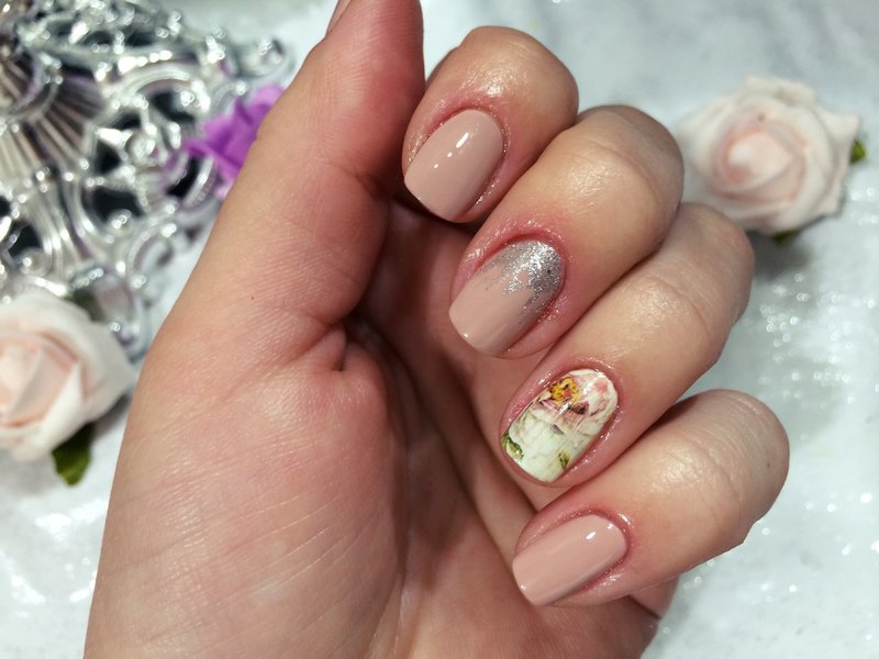 Nude design with floral slide and silver glitter.