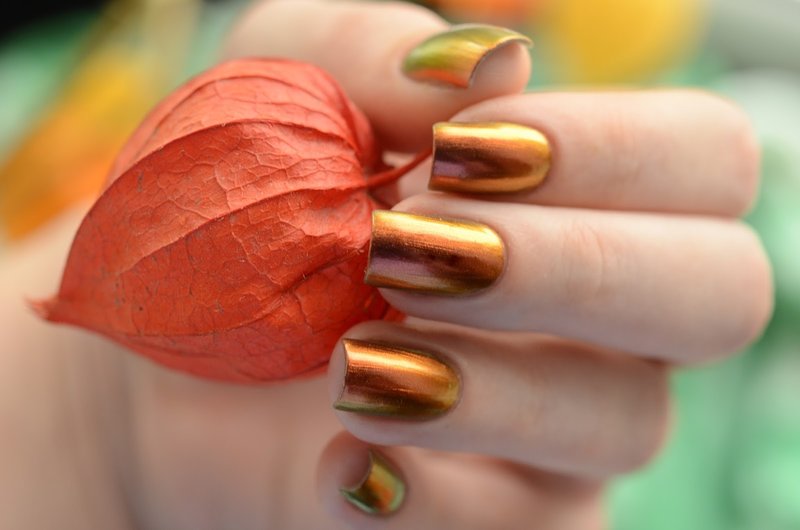 Orange Chameleon Nails