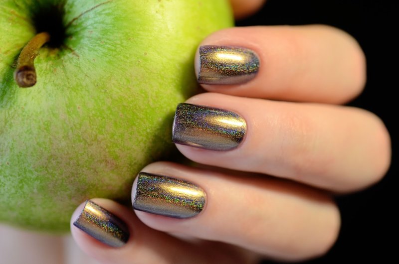 Golden Chameleon Manicure