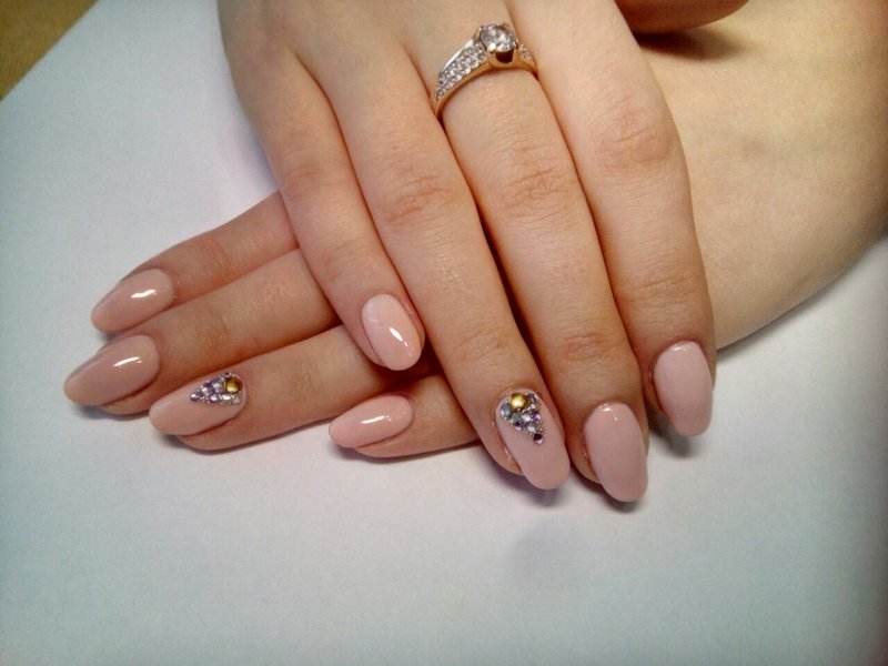 Rhinestone nails manicure