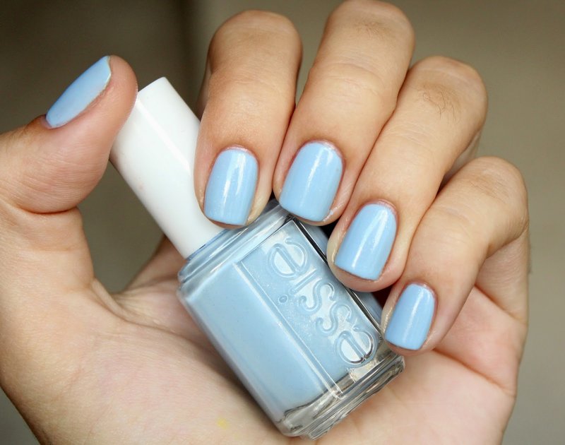 Gentle blue manicure