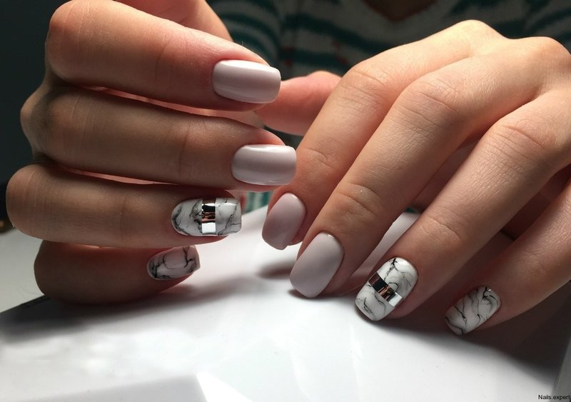 Marble design nails with silver stripe