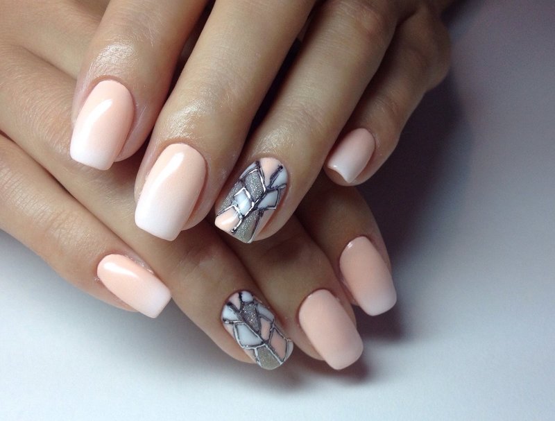 Nude ombre with unusual geometry