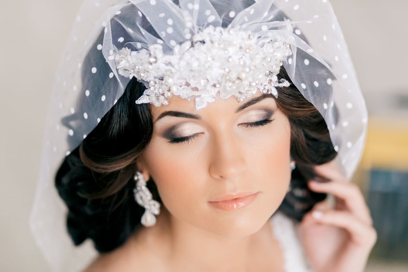 Technique bird wing for brunettes for a wedding