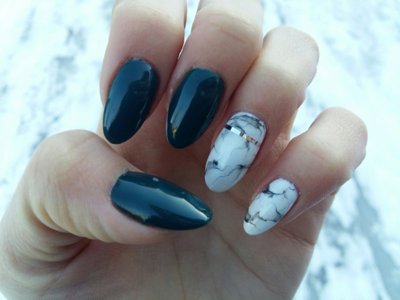 Marble manicure