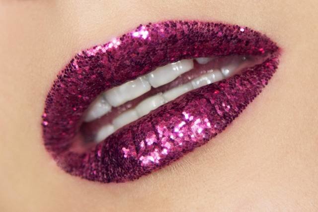 Bright lips with a shimmer for the new year