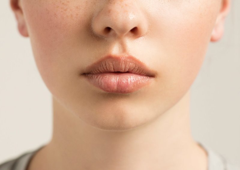 Natural makeup lips