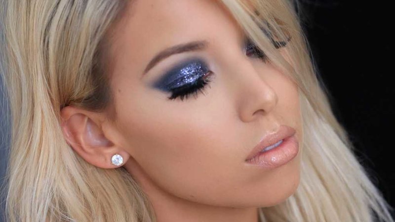 Blue makeup for blondes with brown eyes