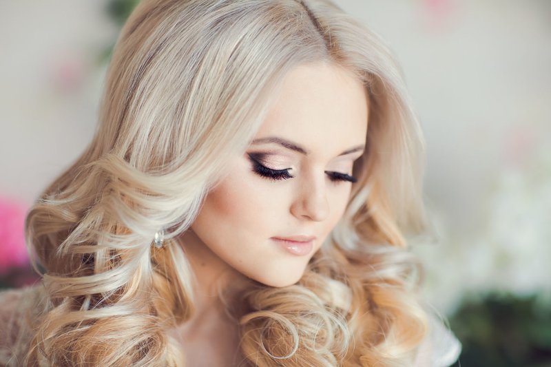 Wedding makeup for blondes