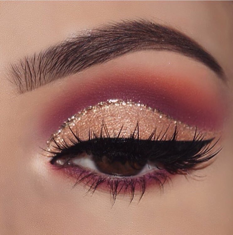 Brilliant evening makeup in pink and gold