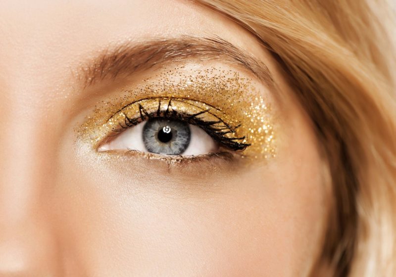 Golden glitter makeup