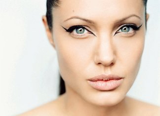 Angelina Jolie Makeup