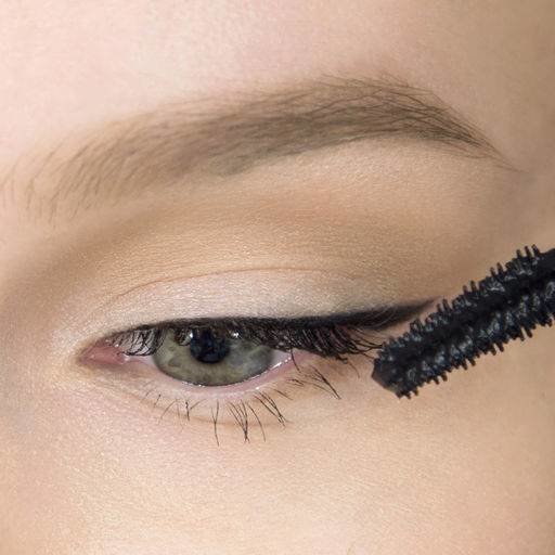 How to dye eyelashes?