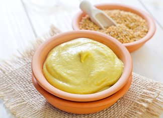 Mustard for a cosmetic mask