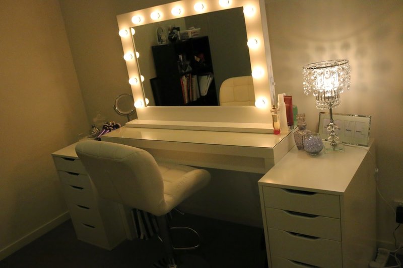 Dressing table with mirror and backlight