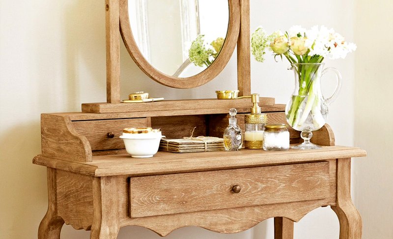 Wooden makeup table