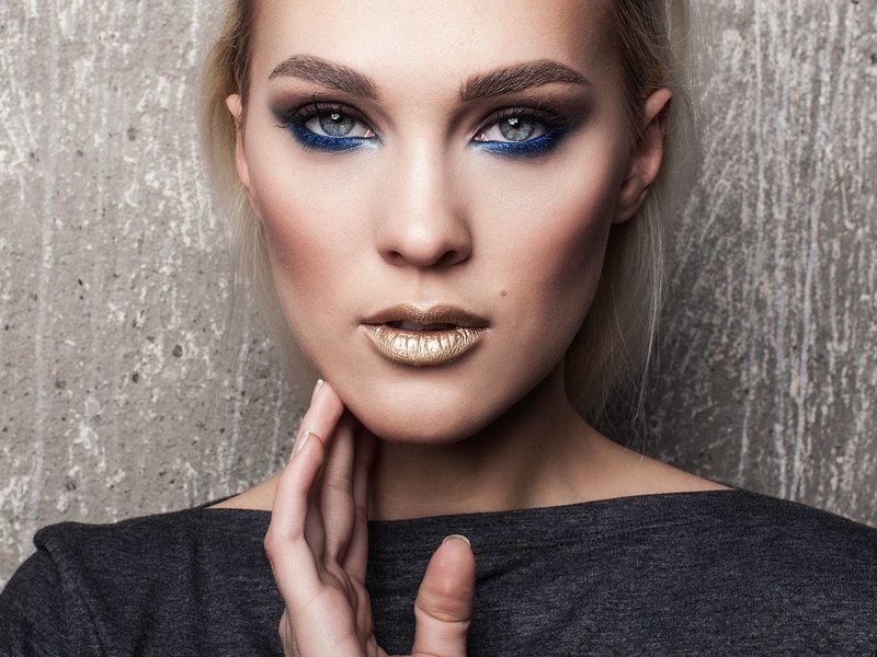 New Year's makeup for blondes