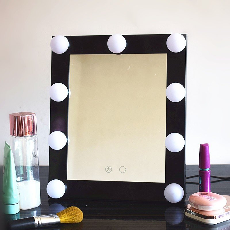 Makeup mirrors in different sizes