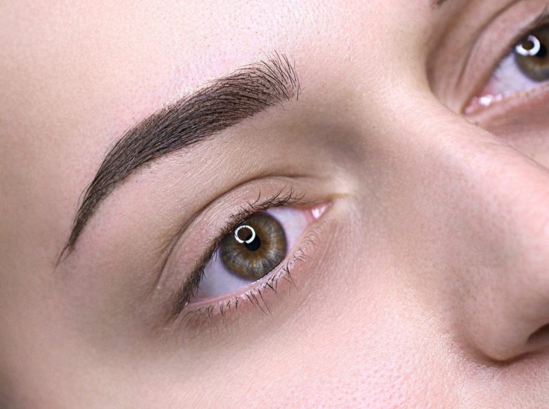 Combined Permanent Eyebrow Makeup Technique