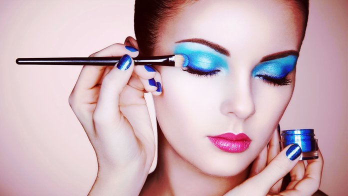 Blue metallic eyeshadow evening makeup