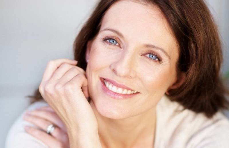 Natural look for women after 40