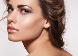 How to apply makeup in the style of nude?