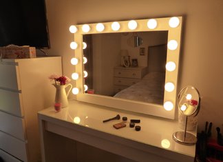 Illuminated Makeup Mirror