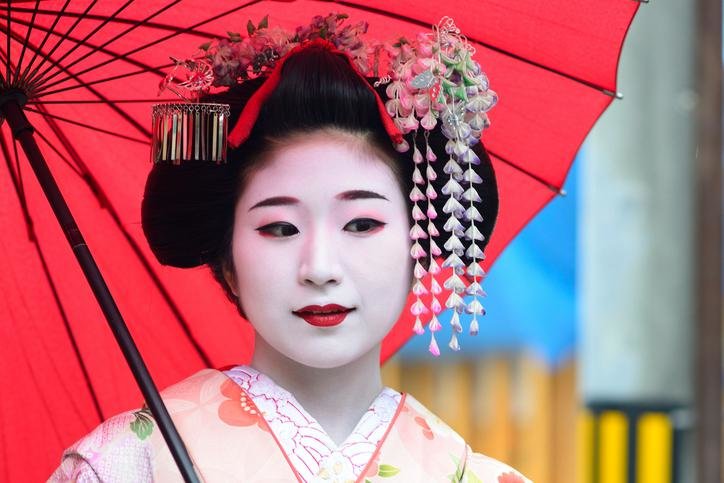 The image of a geisha is one of the types of Japanese makeup