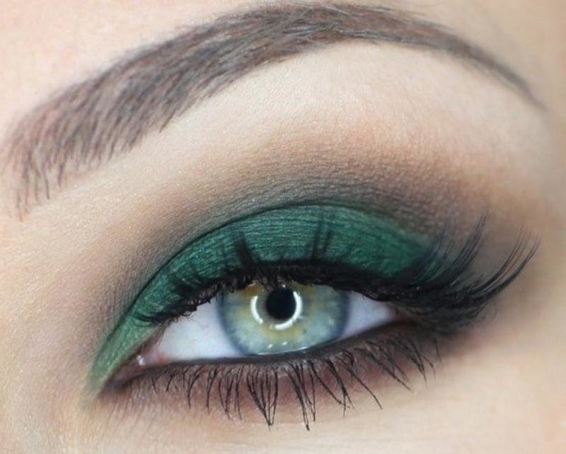 Green brown makeup