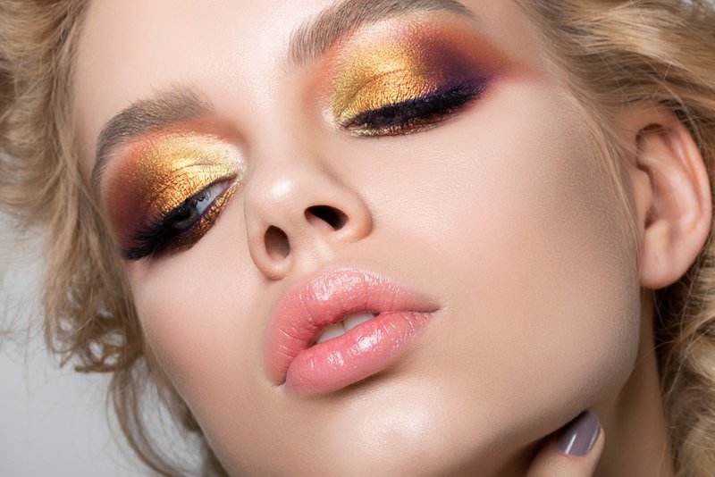 Bright three-color make-up for New Year's Eve