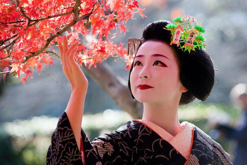 The traditional look of Japanese makeup