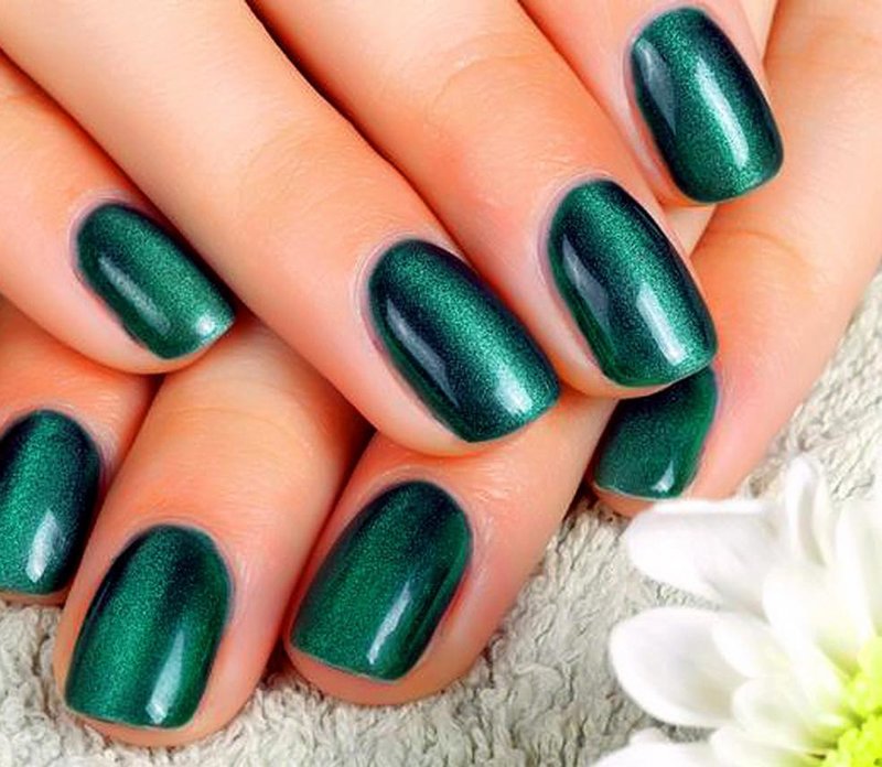 Emerald gel polish