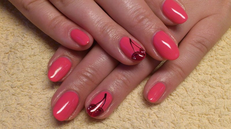 Bright manicure with cherries