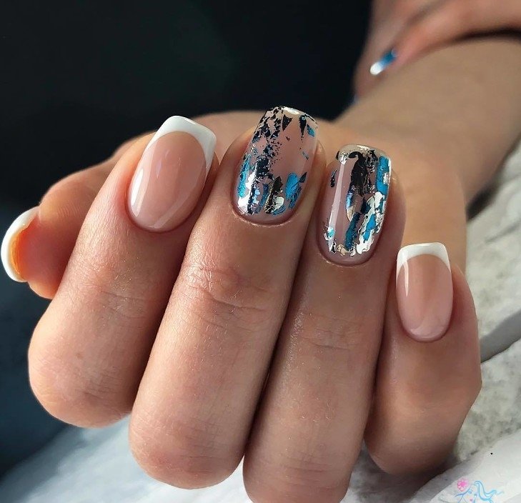 Original gel polish design with foil