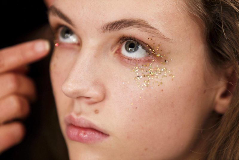 Face glitter