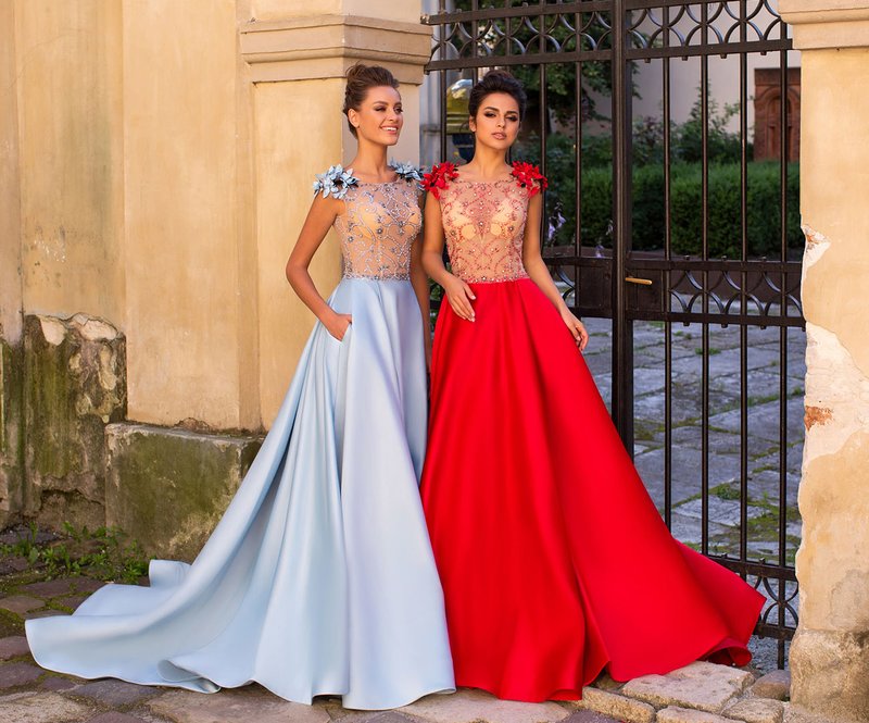 The most fashionable colors for prom dresses